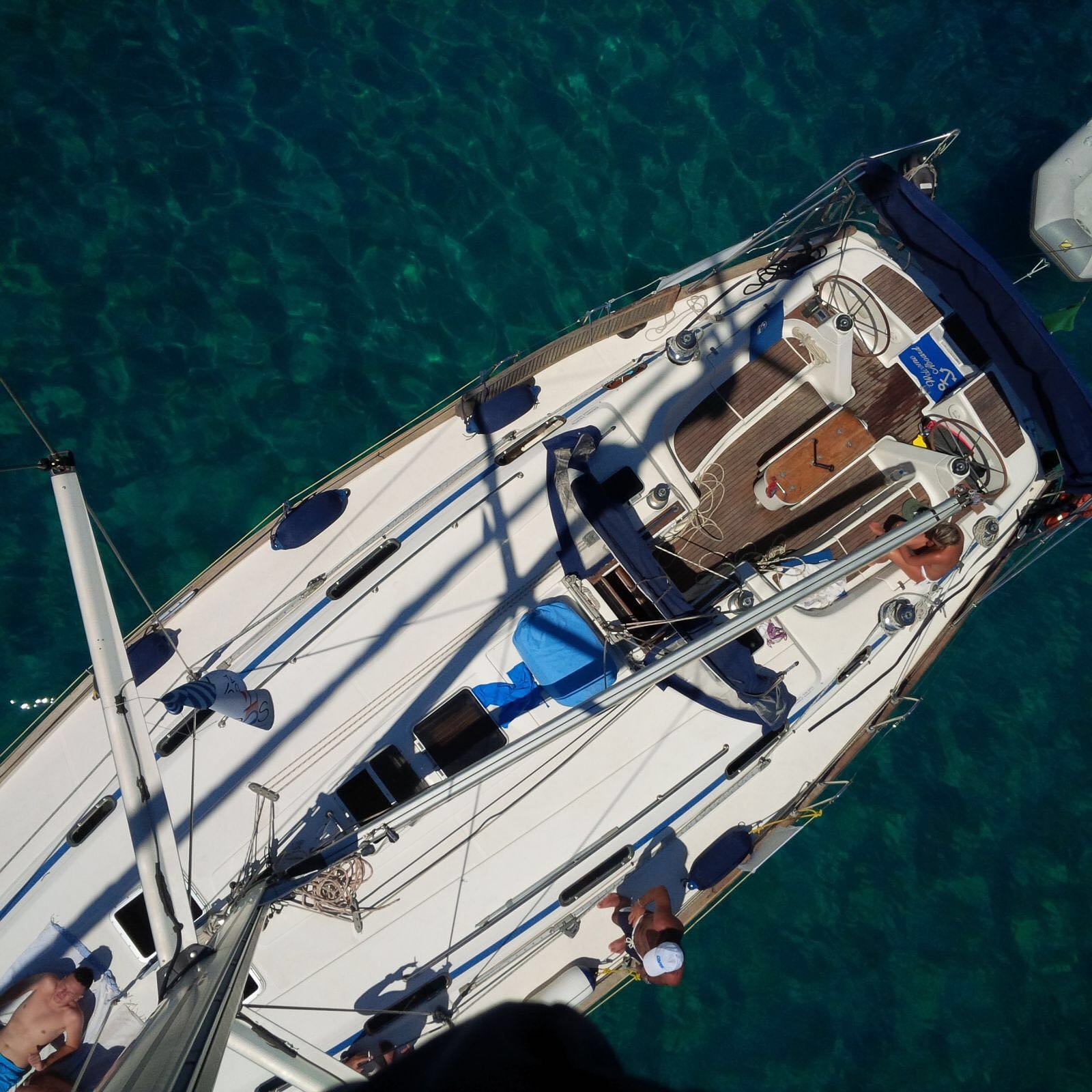 grecia cefalonia charter vela bavria crewed skipper