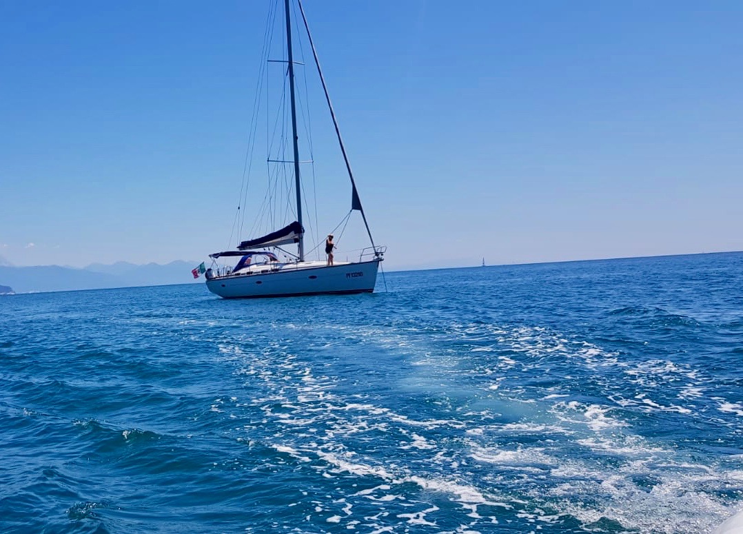 vela bavaria crociera liguria charter noleggio toscana luglio