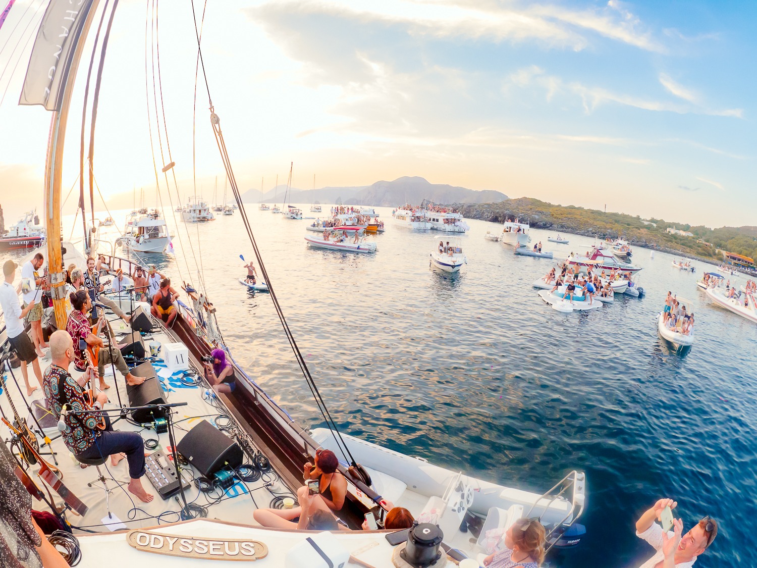 eolie caicco barca vela catamarano music festival