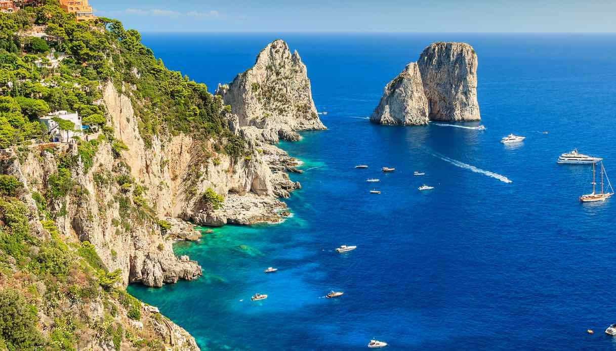 capri ischia procida barca vela sailing italy vacanze 