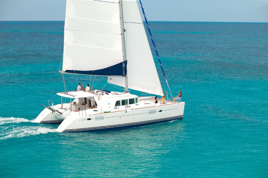 vela catamarano lagoon liguria cherter noleggio toscana luglio