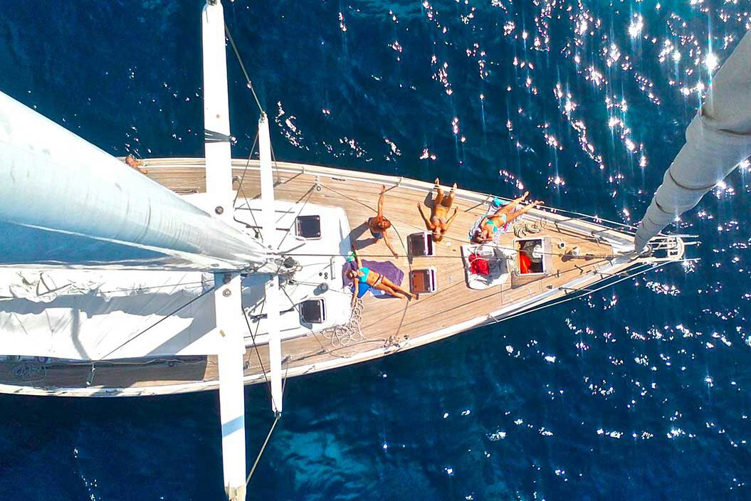 yoga vela sail beneteau marina carrara toscana portovenere liguria la spezia golfo poeti