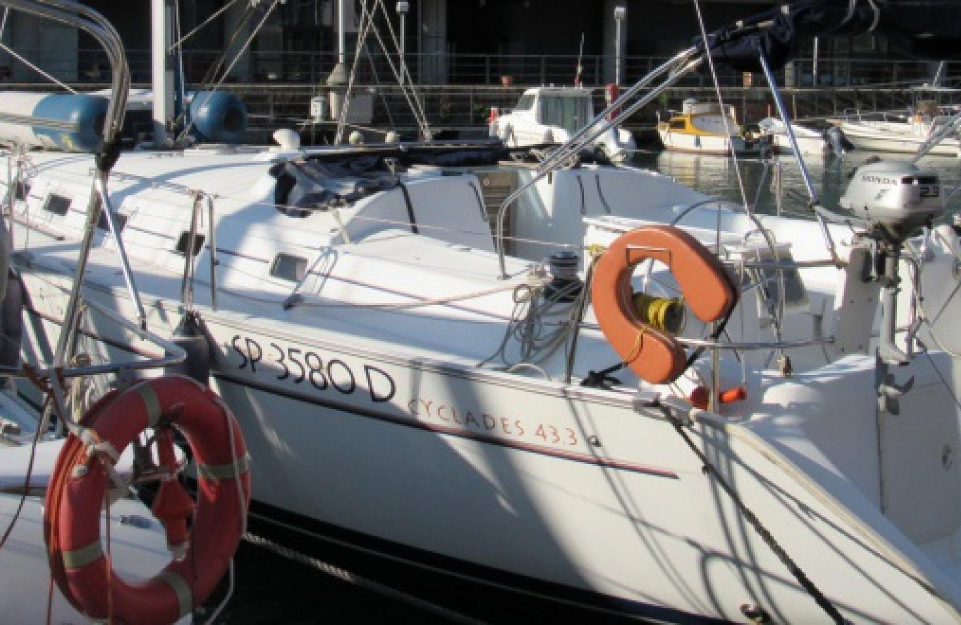 beneteau cyclades charter vela sail barca genova tigullio liguria skipper bareboat