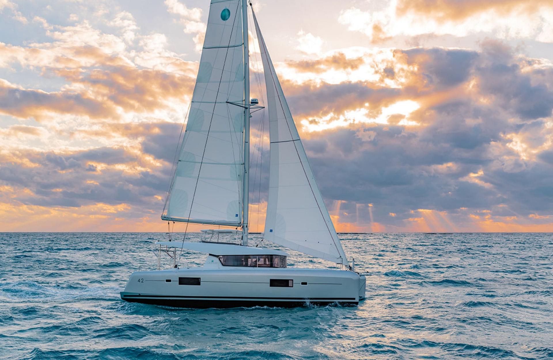 cata catamarano eolie egadi sicilia trapani lagoon charter vela