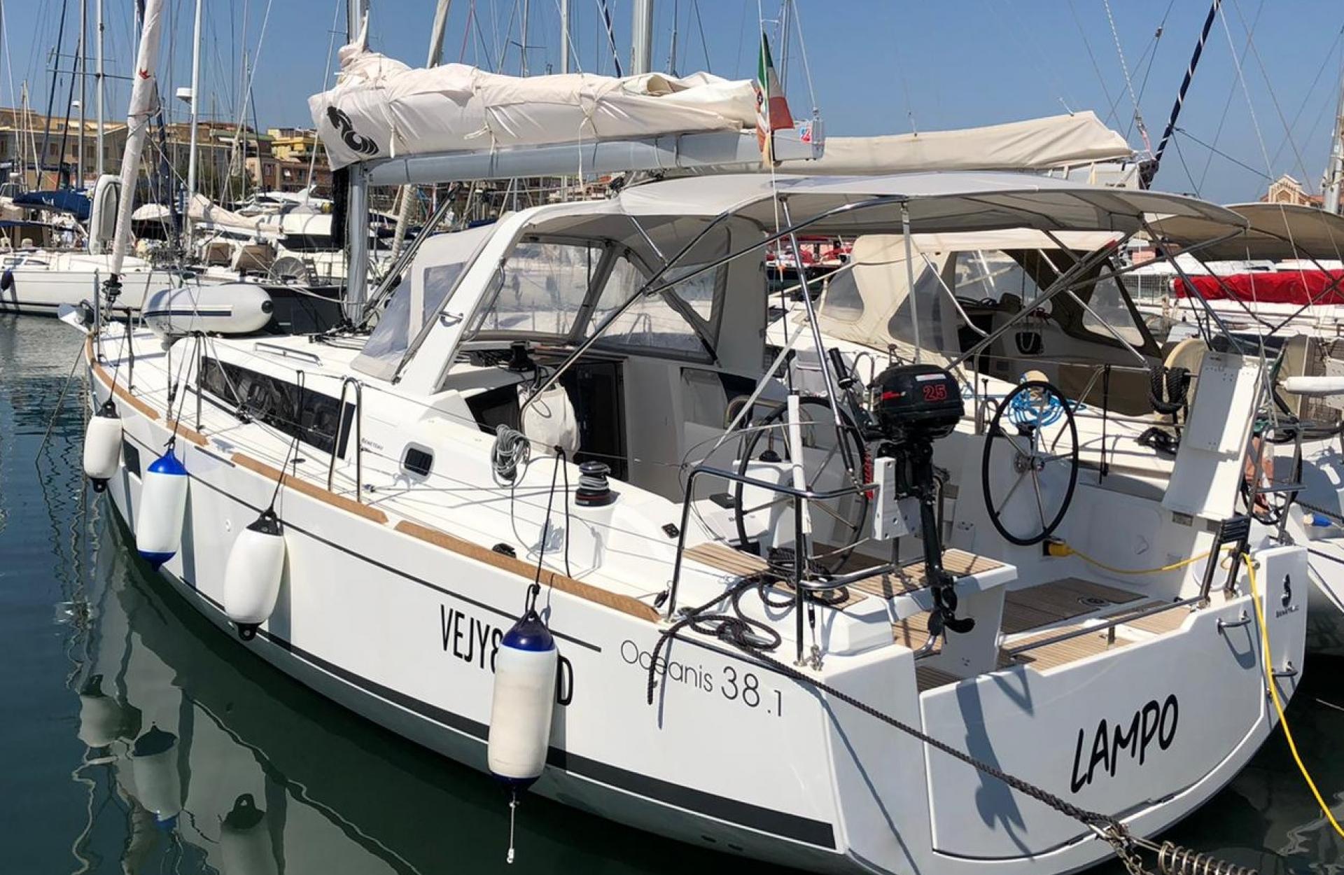 oceanis liguria toscana charter vela