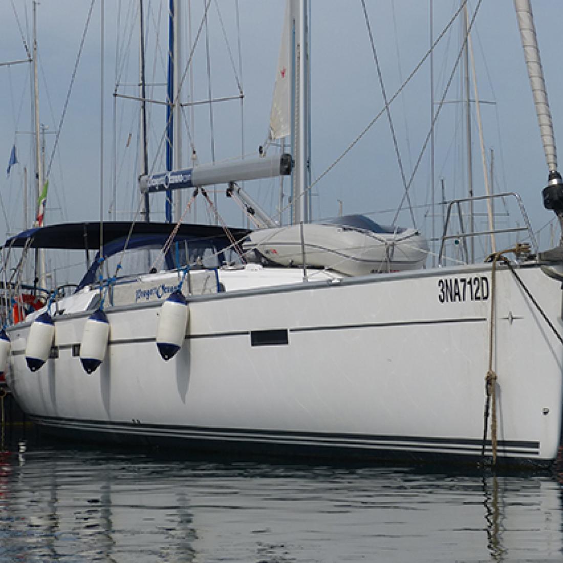 bavaria 51 popoli procida salerno capri vacanza vela charter barca italia estate