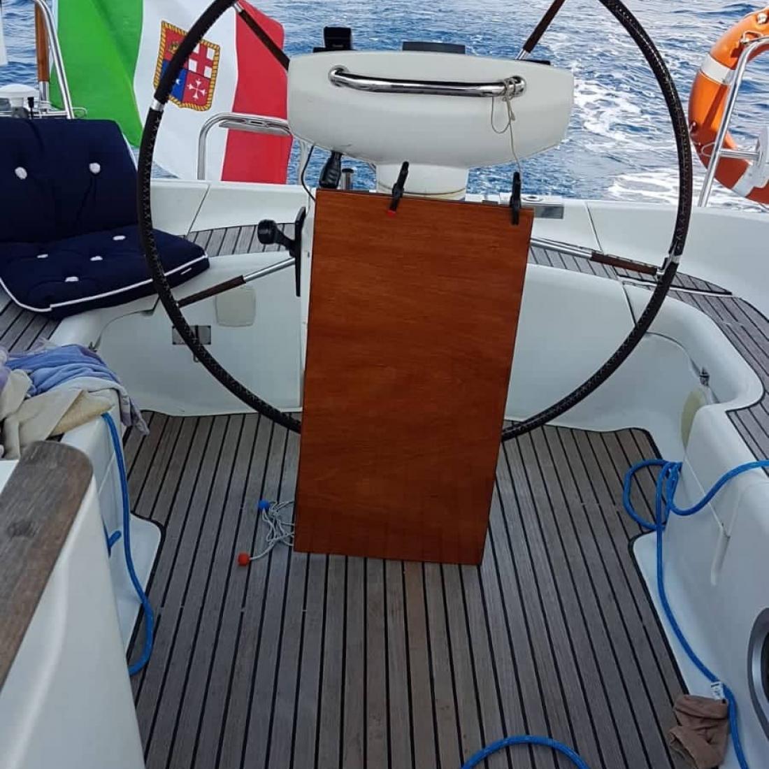 odyssey jeanneau vela charter noleggio skipper flotta salento lecce gallipoli leuca 