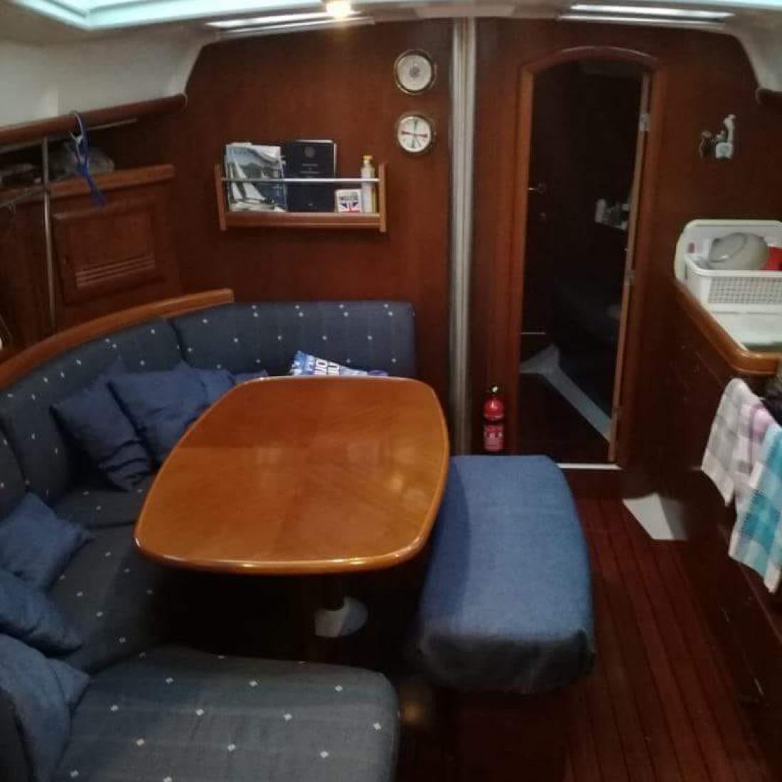 oceanis clipper leuca lecce salento mare vela barca charter 393 puglia italia