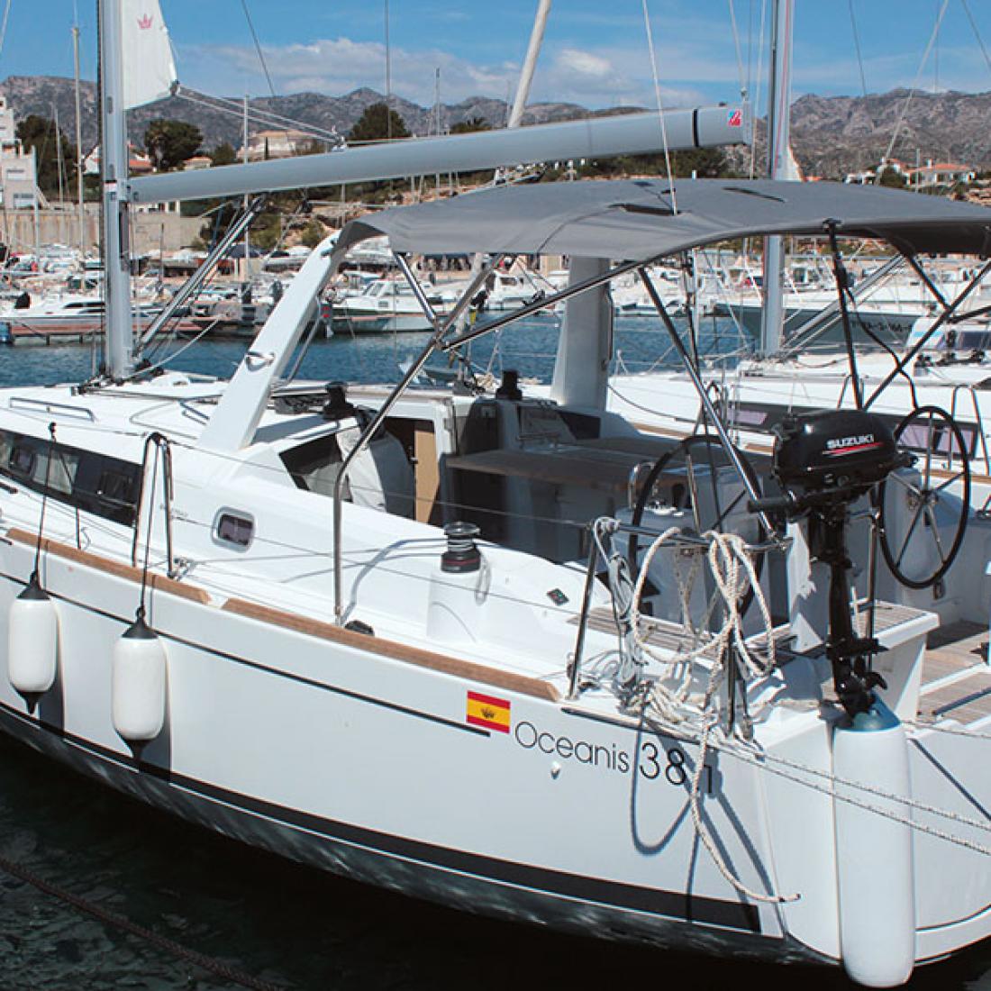 oceanis beneteau cherter vela sail maiorca maillorca espana spain spagna skipper rent boat baleari