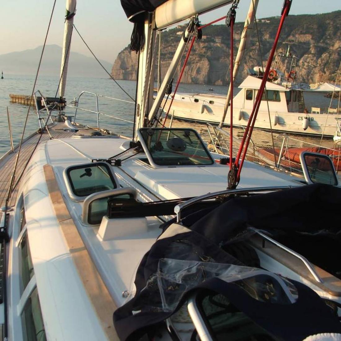sun odyssey charter skipper bareboat napoli stabia sorrento amalfi capri vela sail
