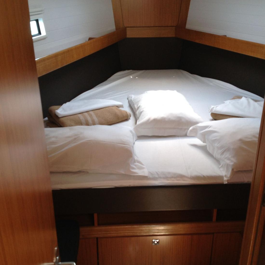 bavaria sail vela charter noleggio barca sardegna olbia italia costa smeralda vacanze