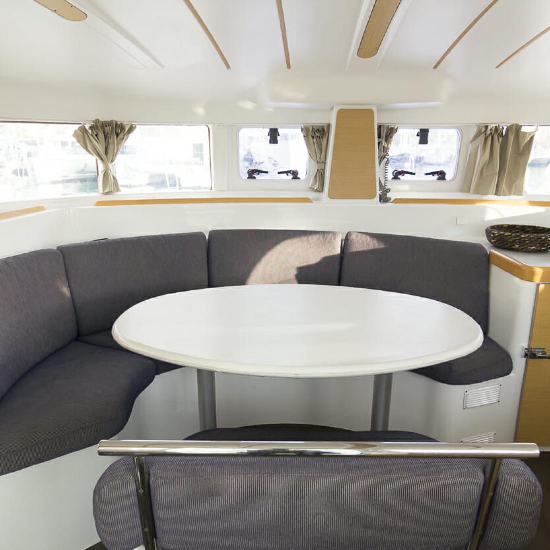 cat catamarano mare charter skipper maiorca baleari minorca ibiza vacanza sail vela 