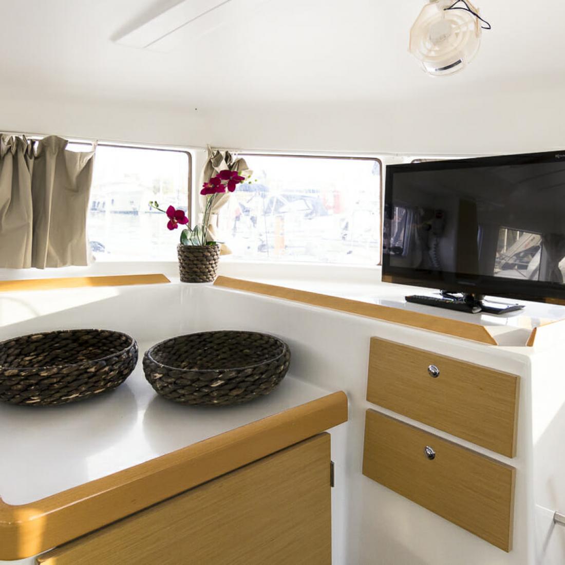 cat catamarano mare charter skipper maiorca baleari minorca ibiza vacanza sail vela 