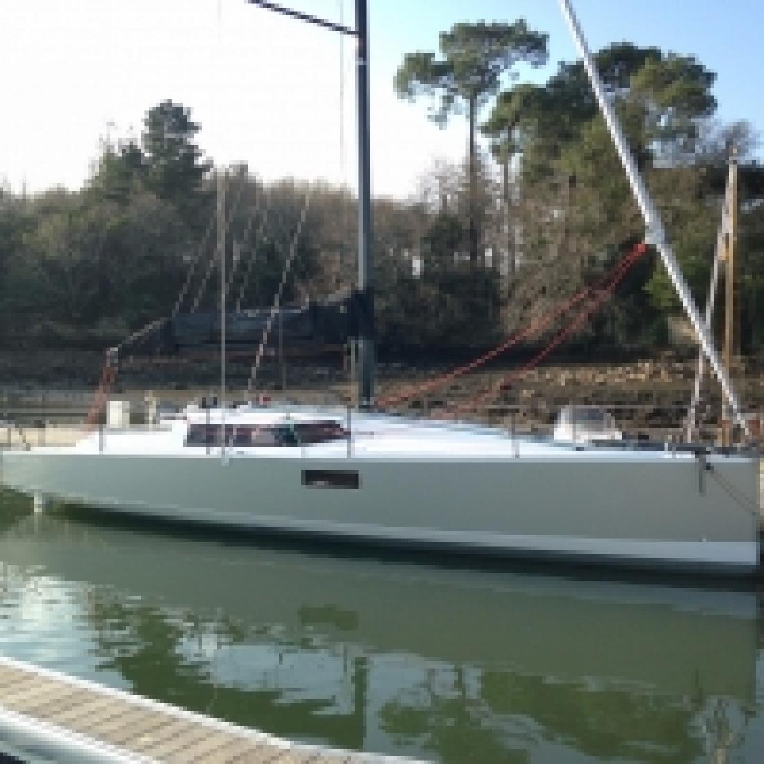 pogo sail vela cote azure costa azzurra charter tolone provenza francia france bareboat