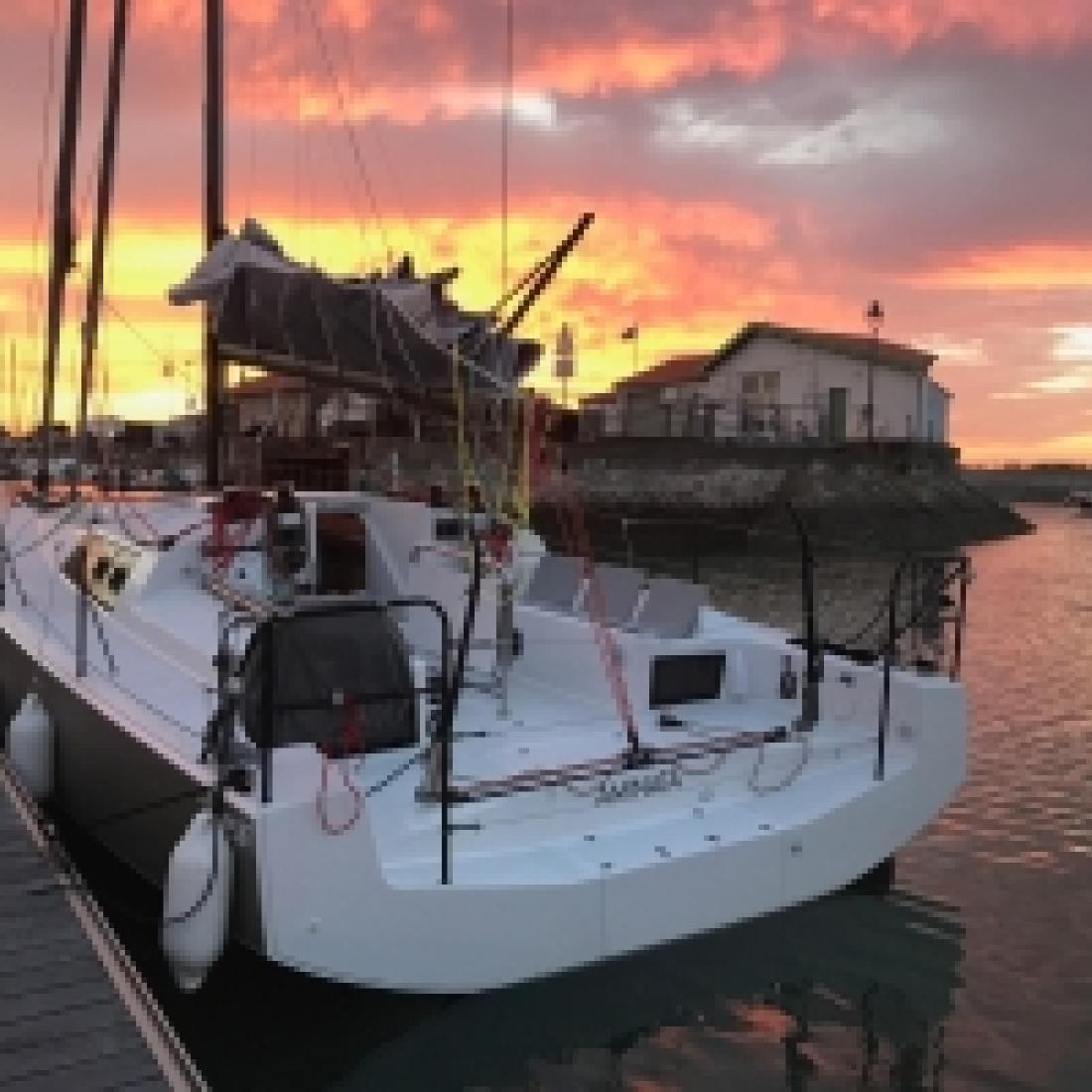 pogo sail vela cote azure costa azzurra charter tolone provenza francia france bareboat