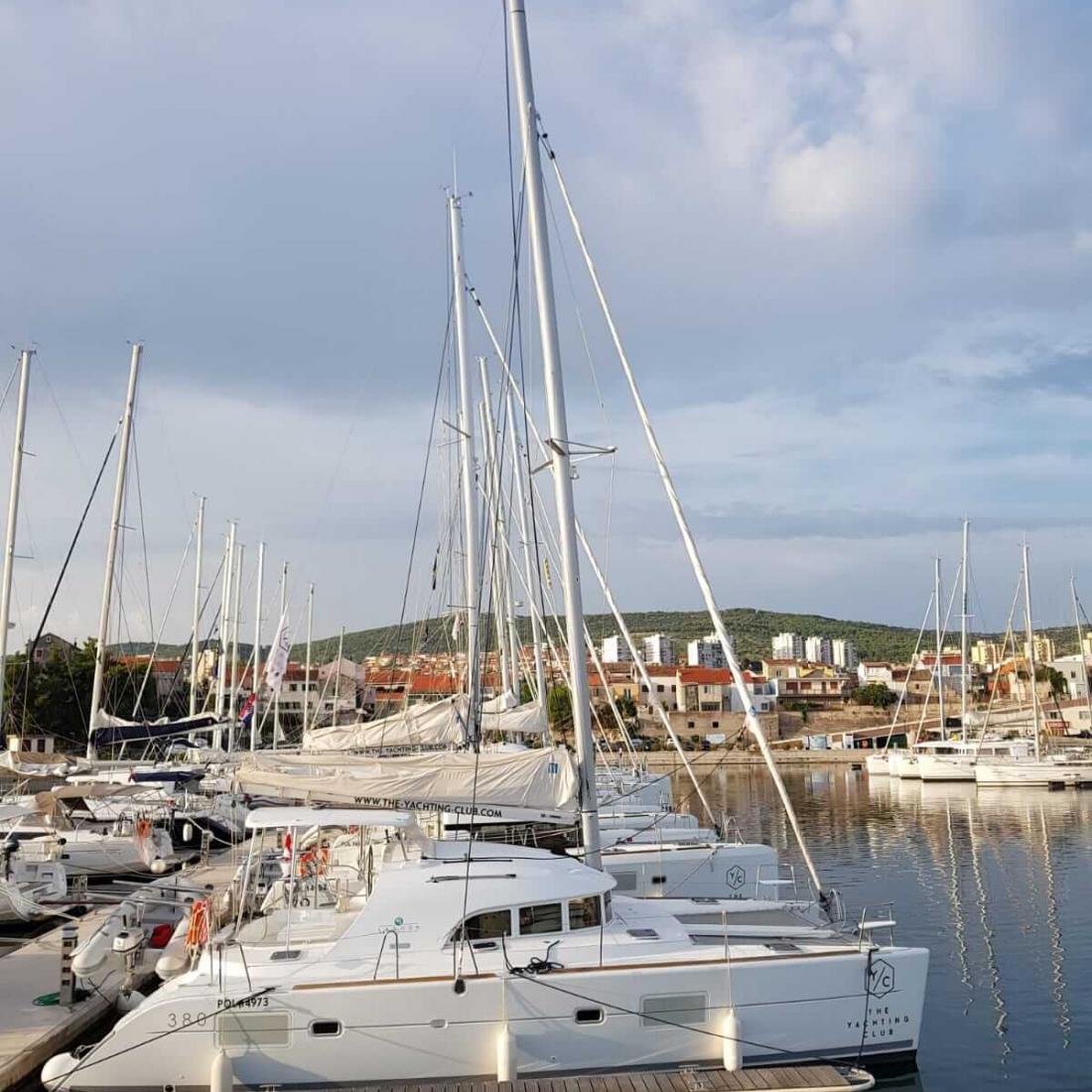 lagoon cat catamarano croatia croazia sibenik charter bareboat skipper vela sail adriatic