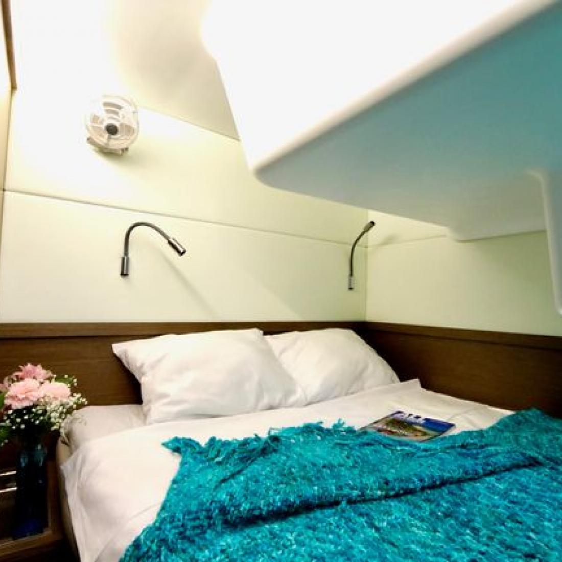 lagoon cat catamarano croatia croazia sibenik charter bareboat skipper vela sail adriatic