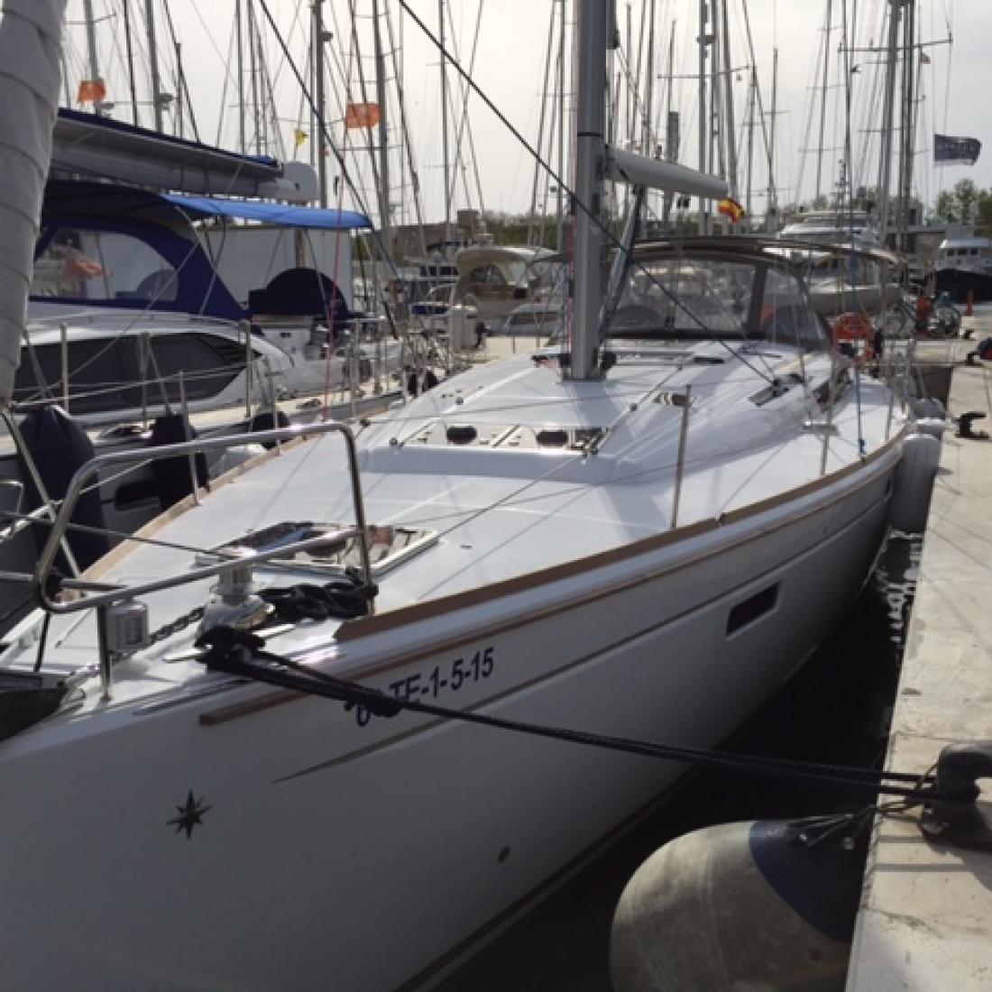 jeanneau odysey baleari balearic maiorca mallorca chert bareboat sail vela noleggio skipper