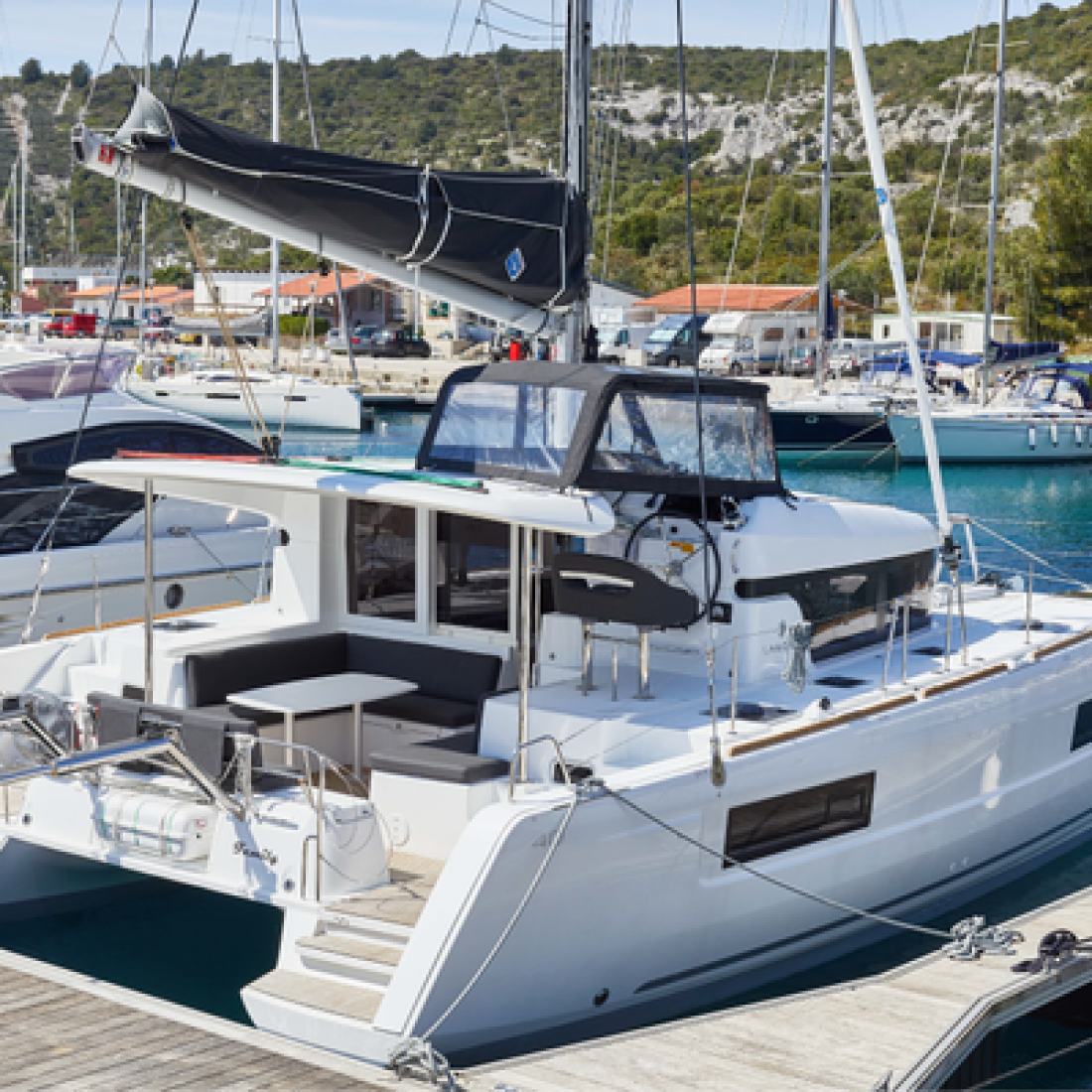 cat catamarano charter rent boat sail croatia croazia 