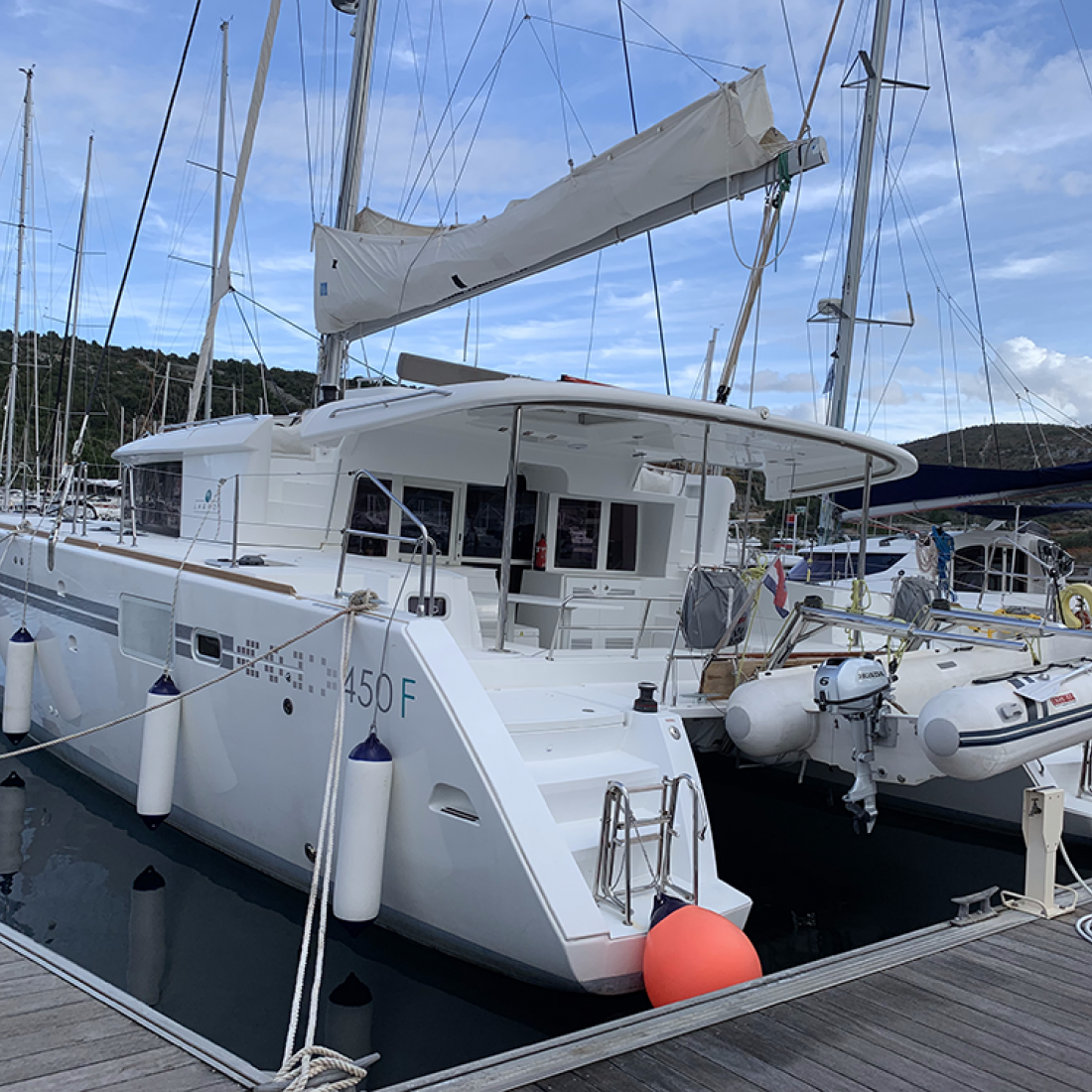 catamarano cat croatia croazia charter rent boat sail sailing vela skipper adriatico