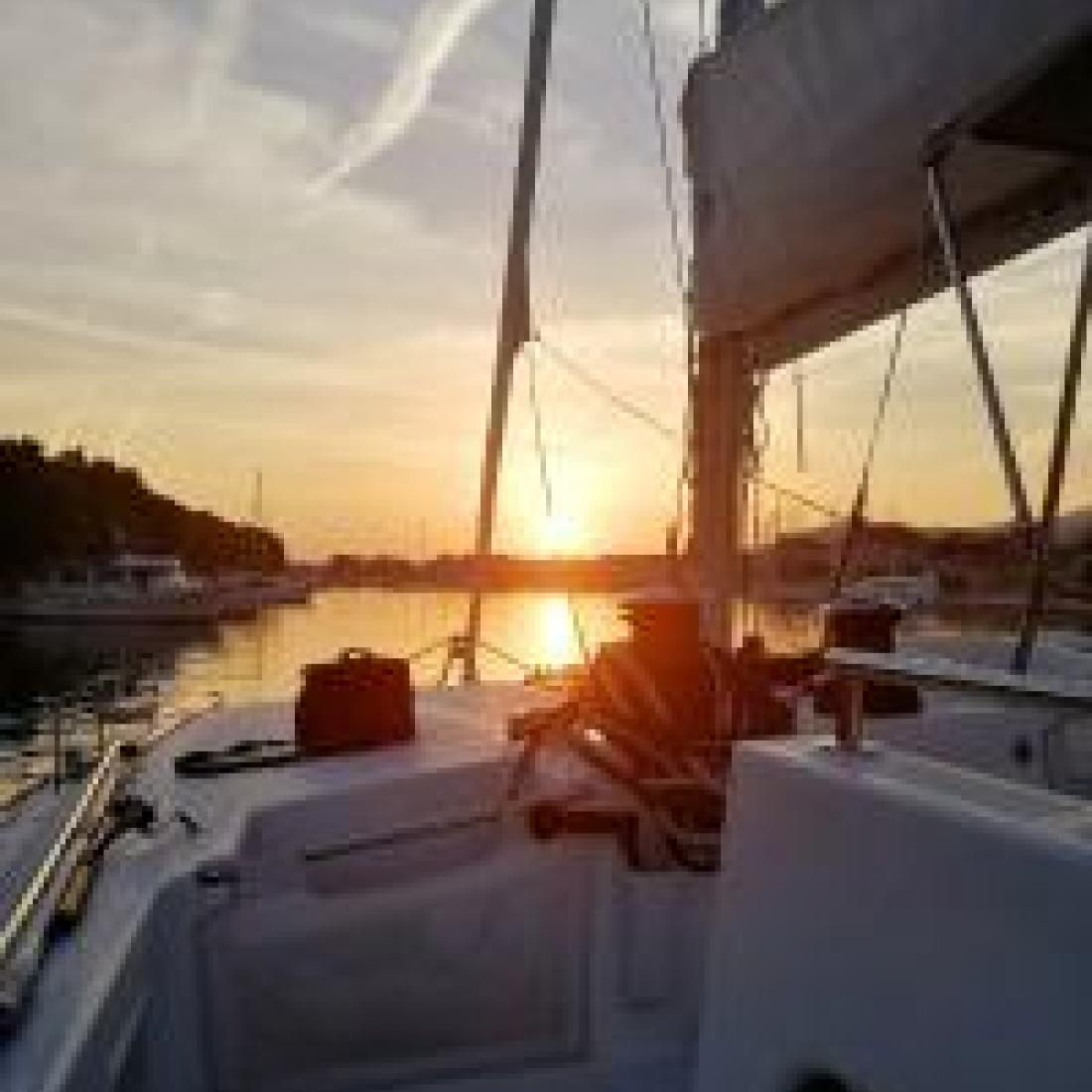 catamarano cat croatia croazia charter rent boat sail sailing vela skipper adriatico