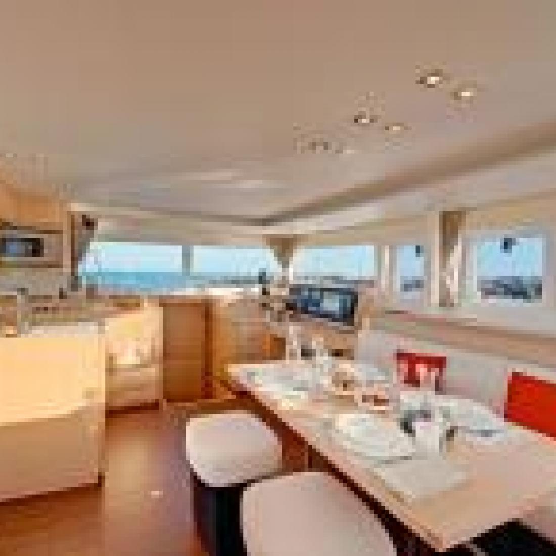 catamarano cat croatia croazia charter rent boat sail sailing vela skipper adriatico