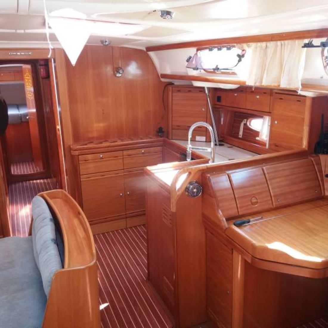 bavaria cruiser vela sail boat varca charter liguria toscana fezzano la spezia 