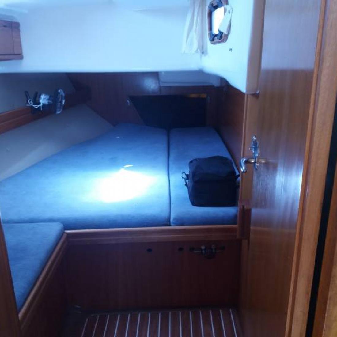 bavaria cruiser vela sail boat varca charter liguria toscana fezzano la spezia 