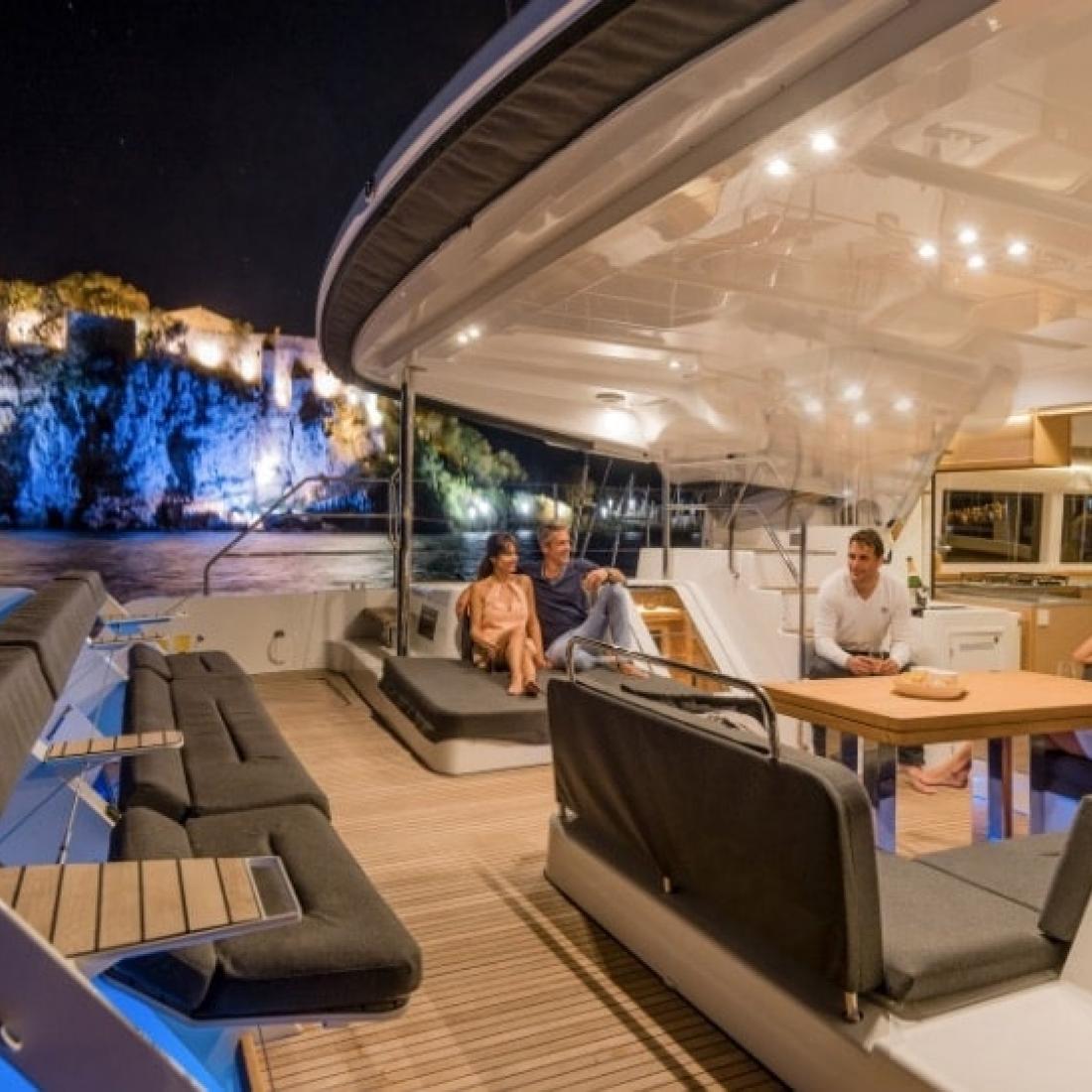 cata cat catamarano lagoon sicilia napoli sardegna egadi eolie