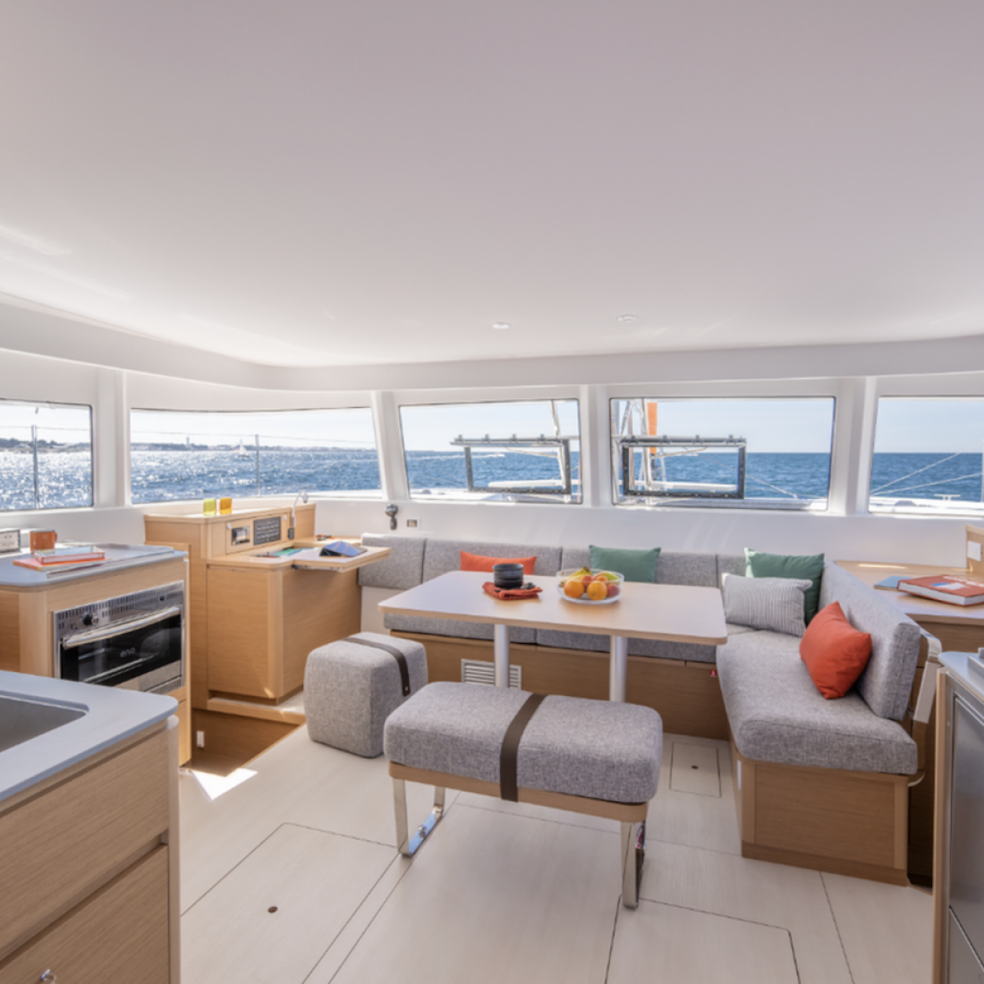 catamarano excess pontine