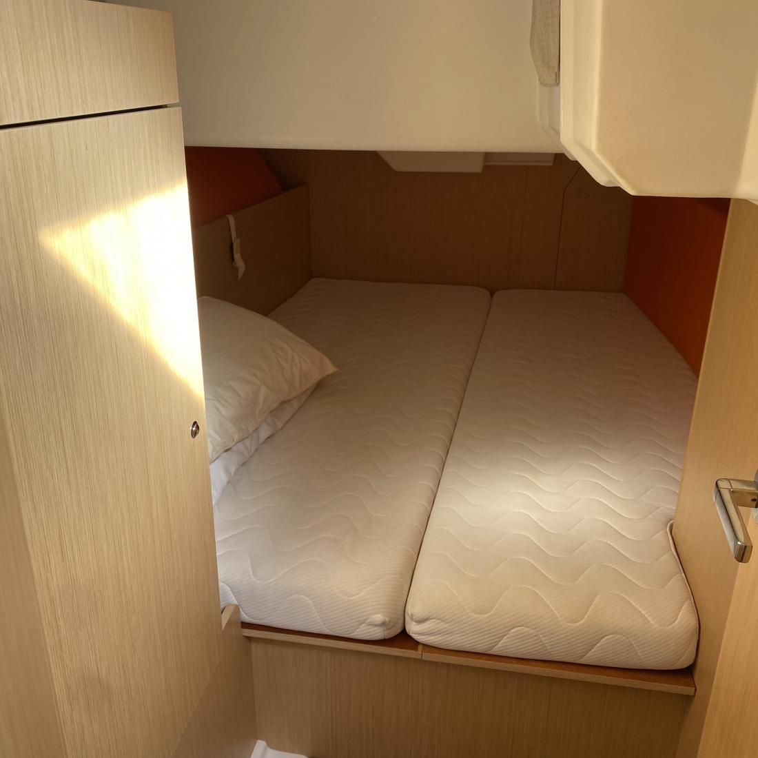 oceanis liguria toscana charter vela