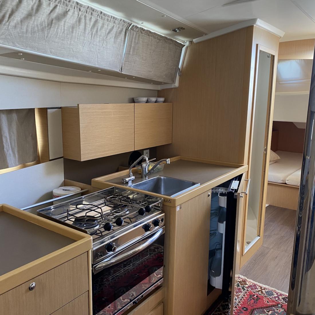 oceanis liguria toscana charter vela