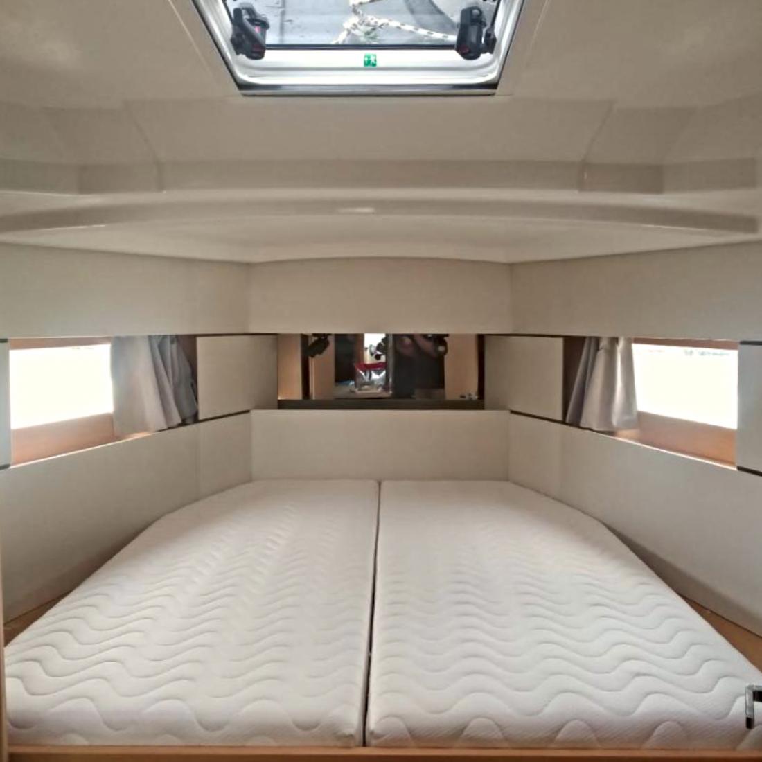 oceanis liguria toscana charter vela