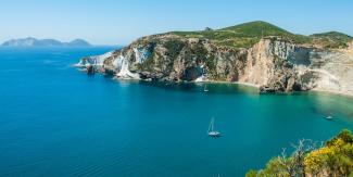 pontine ponza ventotene palmarola lazio vela charter vacanza